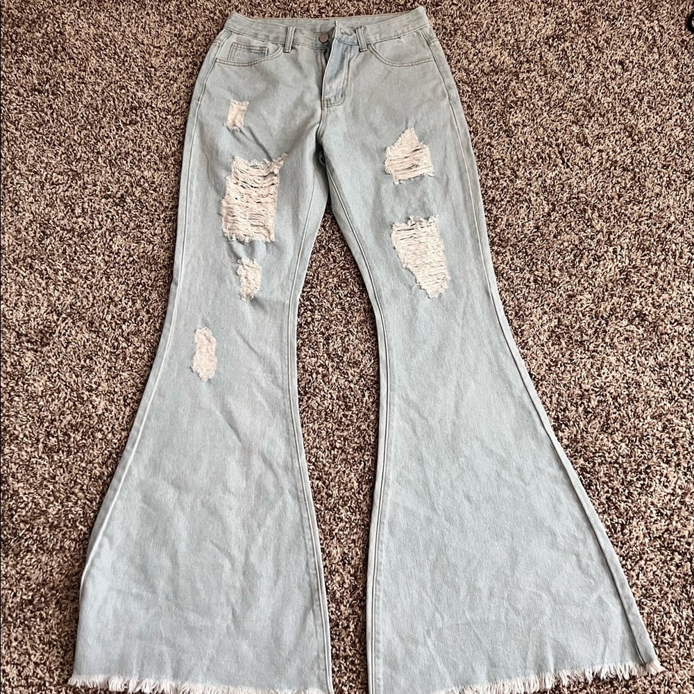 SHEIN Ripped Flare Leg Jean